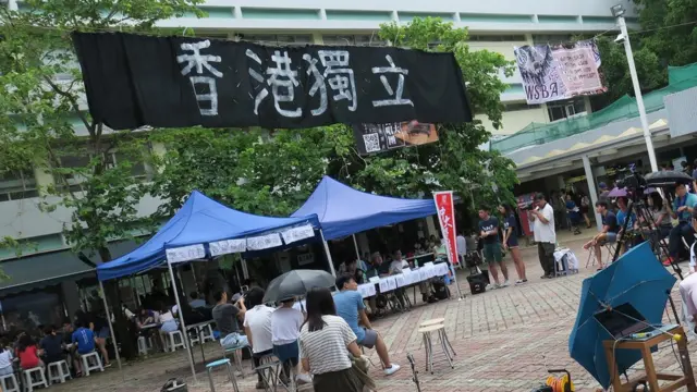 中大學生會就事件舉辦論壇,題為」堅拒中大政治審查、捍衛學子言論自由「。
