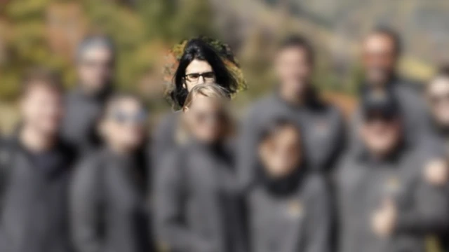 M. Brooks lors d'une sortie avec le personnel d'une société distincte qu'il a fondée - Octane AI