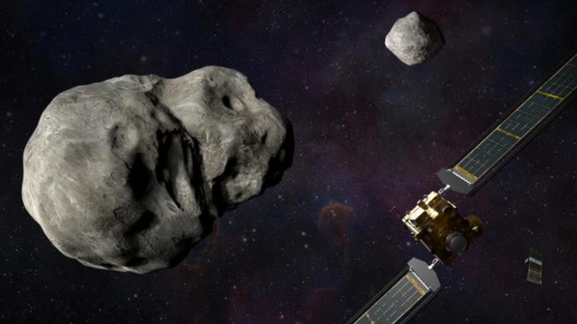 ภาพจำลองยานอวกาศของนาซาและอิตาลี ขณะเตรียมพุ่งเข้าชนดาวเคราะห์น้อยที่เป็นอันตรายต่อโลก