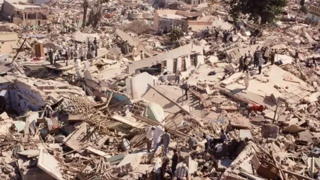 2001માં કચ્છના અંજારમાં ભૂકંપ બાદની તબાહીનું દૃશ્ય