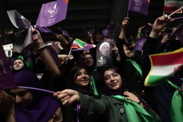 இரானில் பழமைவாதியை தோற்கடித்த மிதவாதி; மீண்டும் அதிபரானார் ஹசன் ரூஹானி