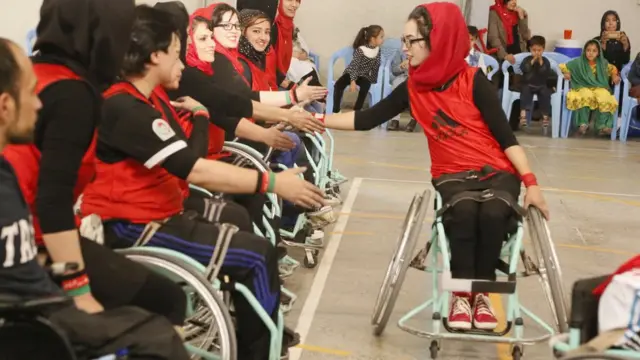 دختران معلول