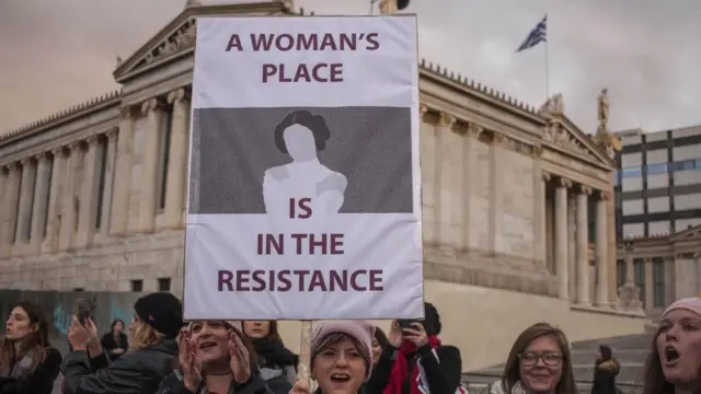 كيف تخفي الشركات التفاوت في الرواتب بين الجنسين؟