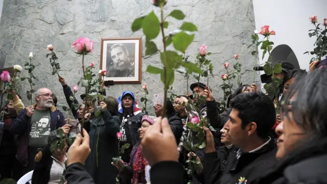 Tưởng niệm Fidel Castro ở Tòa Đại sứ Cuba tại Bogota, Colombia