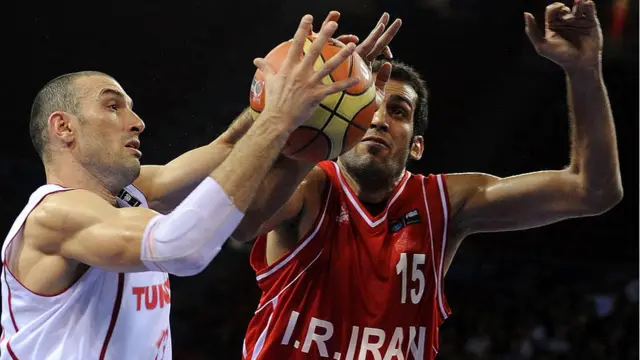 ایران در جام جهانی ۲۰۱۰ تونس را شکست داد