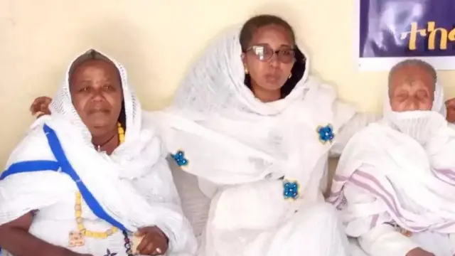 ኣደይ ሮዚና ኣፈወርቂ ምስ ካልኦት መሓዙታ