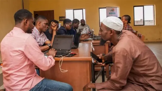 Awọn to wa nidi ẹrọ ayarabiasa