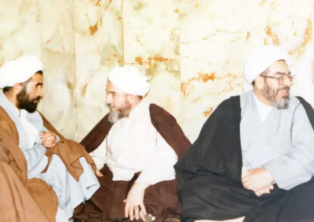 محمدی گیلانی، نفر وسط