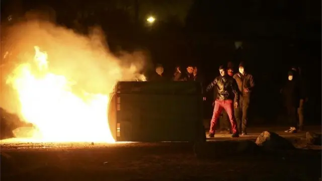 Protestas en Calais ante el desalojo de "La Jungla".