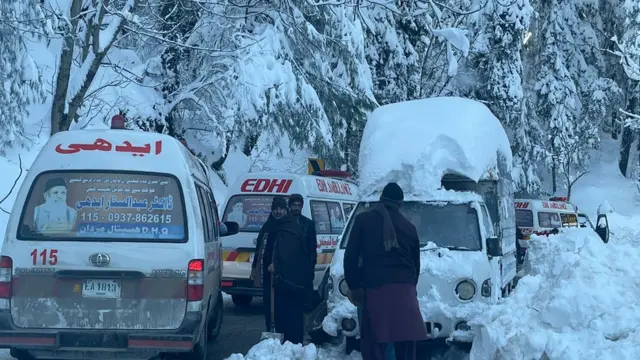 مری میں برفباری