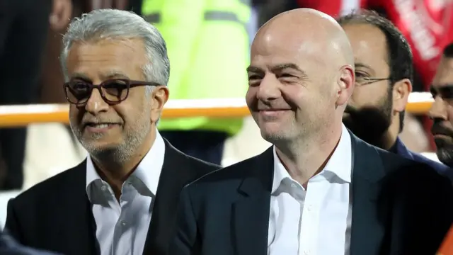 جانی اینفانتینو، رئیس سوئیسی فیفا از فدراسیون فوتبال ایران خواسته تا زمانبندی تغییرات برای حضور زنان در ورزشگاه را اعلام کند