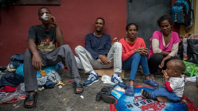 ንማእከላይ ባሕሪ ተሳጊሮም ኣብ ጥቃ ከተማ ሮማ ኣብ ዝርካብ መዕቖቢ ስደተኛታት ዘዕረፉ ኤርትራውያን ስደተኛታት 15 ሰነ 2015