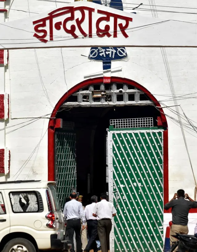 बबलू श्रीवास्तव, नैनी जेल