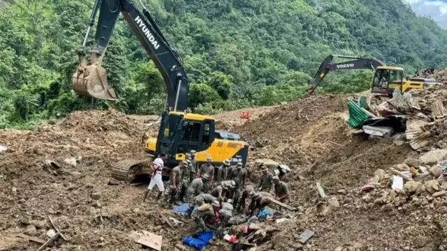 அதாவது, அதிகாரிகள் சொல்வதை விட எண்ணிக்கை அதிகமாகவே இருக்கும் என்று அஞ்சப்படுகிறது.