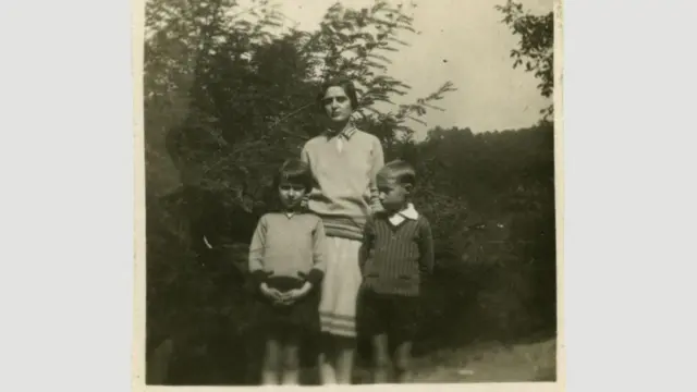 القصة الحقيقية للمحرقة النازية بعيون أحد الناجين