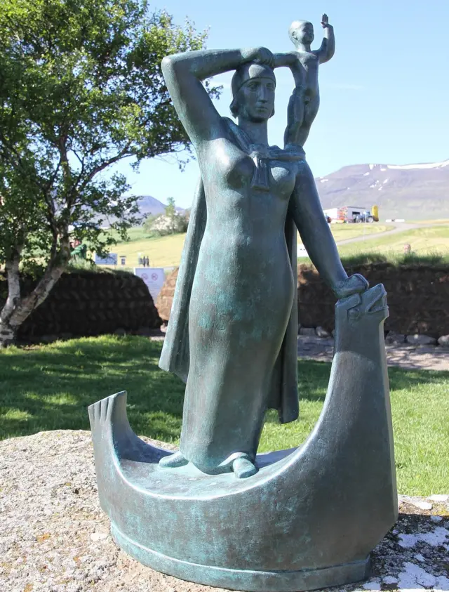 Statue de Gudrid Thorbjarnardóttir