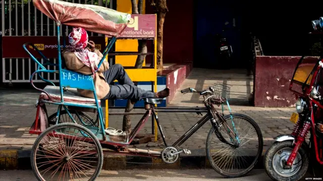 ई-रिक्शे