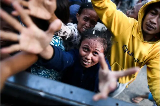 పాలు నగరంలో బాధితులు