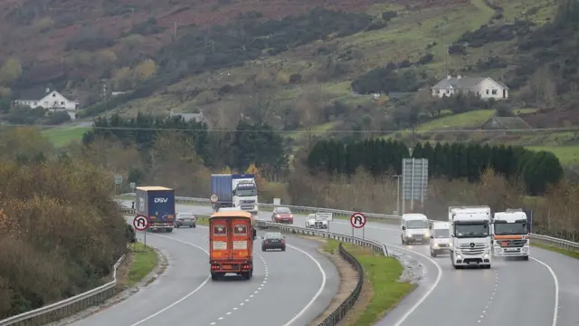 Fronteira entre as Irlandas