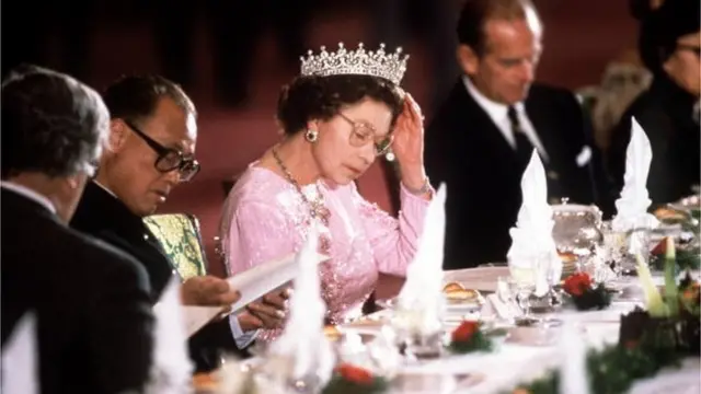 Коли коробева чекає когось у гості, вона ставить позначку "плюс два" чи "плюс три" у меню - каже її колишній кухар