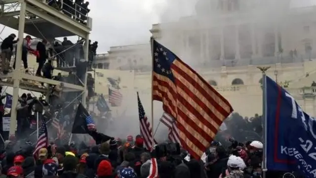 කලහකාරීන් කොන්ග්රස් ගොඩනැගිල්ල ඉදිරිපස