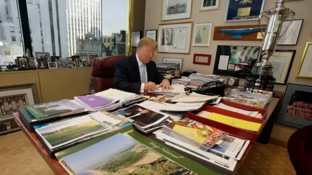 Donald Trump ayaa bishii hore sheegay in uu "si buuxda" faraha ugala bixi doono ganacsigiisa