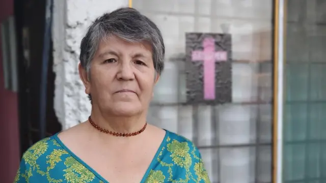 Margarita frente a su casa en CDMX.