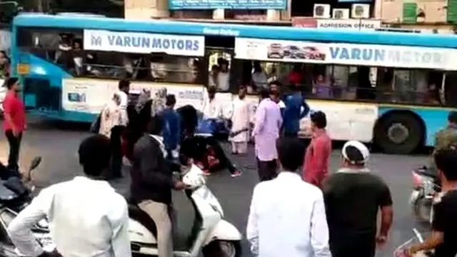 सोशल मीडिया व्हायरल