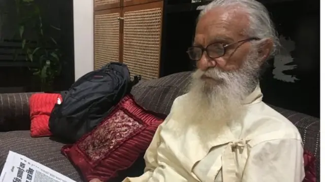 நிர்மோஹி தரப்போடு தொடர்புடைய 94 வயதான ராஜாராம் சந்திர ஆச்சாரியா