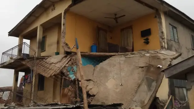 Ụlọelu dara n'ike na Bariga, Legọs Steeti.