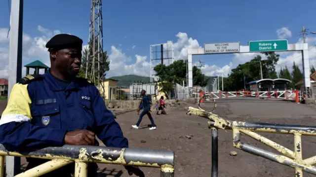 Idadi kubwa ya polisi wamesambazwa katika maeneo mbali mbali ya Rwanda ili kuhakikisha watu wanatekeleza amri ya kukaa nyumbani