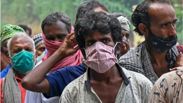 જો બીજી લહેરની માફક ત્રીજીમાં પણ ગરીબોને સારવાર મેળવવા ખાનગી હૉસ્પિટલની શરણે જવાનો વારો આવ્યો તો?