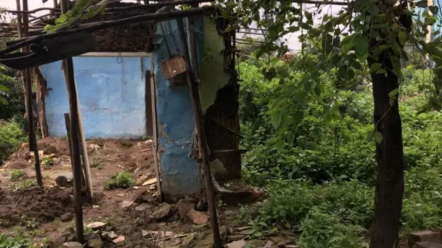 የፈራረሱ ቤቶች