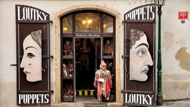 बाहुल्या