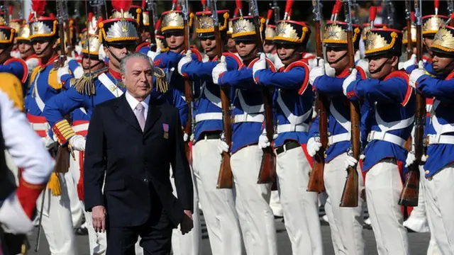 Michel Temer passa a tropaplinko cbetrevista no início da cerimônia do Dia do Soldadoplinko cbetBrasíliaplinko cbet2015 (Brasil 25/8/2015)