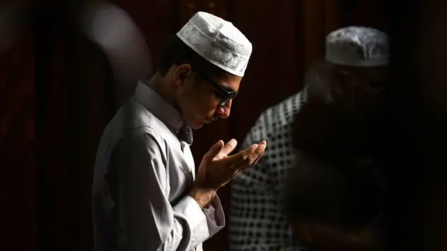 இலங்கை முஸ்லிம் விவகாரங்களில் மாற்றங்களை கொண்டு வர அரசாங்கம் முயற்சி