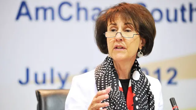 巴尔舍夫斯基现为美国威凯平和而德律师事务所国际业务高级合伙人。