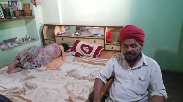 ਰਜਿੰਦਰ ਕੌਰ ਦਾ ਵਿਆਹ ਨੇੜਲੇ ਪਿੰਡ ਮੀਰਹੇੜੀ ਦੇ ਰਹਿਣ ਵਾਲੇ ਗੁਰਪ੍ਰੀਤ ਸਿੰਘ ਨਾਲ 18 ਮਹੀਨੇ ਪਹਿਲਾਂ ਹੋਇਆ ਸੀ।