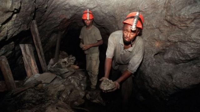 開採坦桑石的礦井