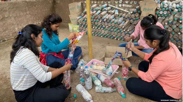 प्लास्टिकचं घर