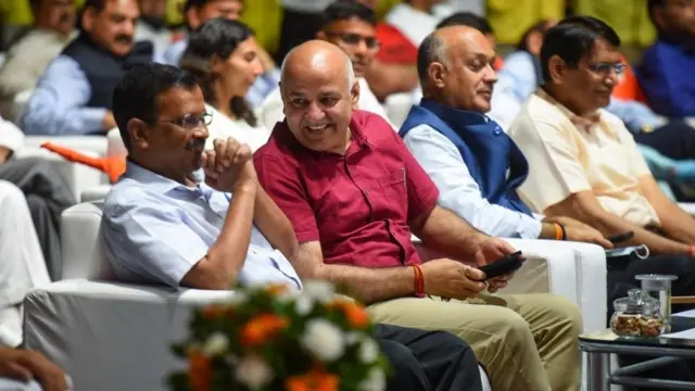 ਕੇਜਰੀਵਾਲ ਤੇ ਮਨੀਸ਼ ਸਿਸੋਦੀਆ ਦਾ ਸਾਥ 2006-07 ਤੋਂ ਹੈ ਜਦੋਂ ਉਨ੍ਹਾਂ ਵਿੱਚ ਰਾਜਨੀਤੀ ਪ੍ਰਤੀ ਕੋਈ ਰੁਝਾਨ ਨਹੀਂ ਸੀ।