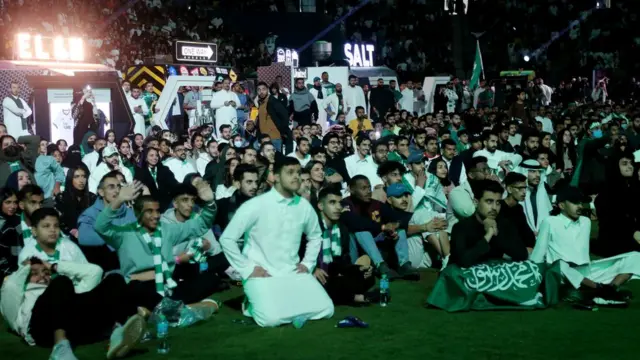 المنتخب السعودي فاجأ الجميع بالفوز على الأرجنتين قبل أن يخسر المباراتين التاليتين