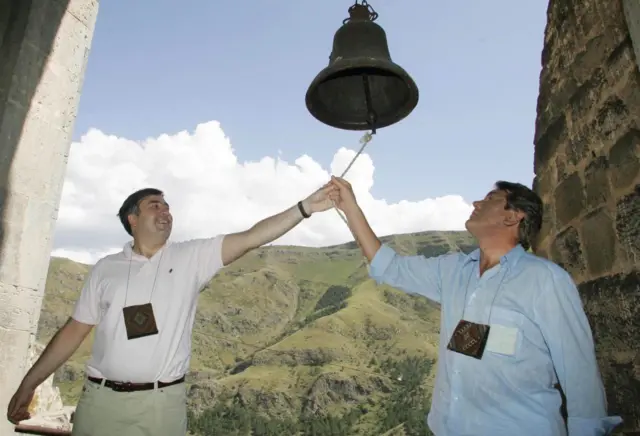 саакашвілі ющенко