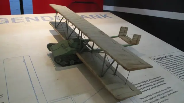 Зменшена модель A-40