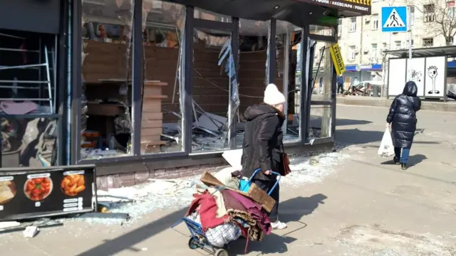 зруйнований магазин