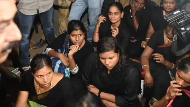 మహిళా భక్తులు