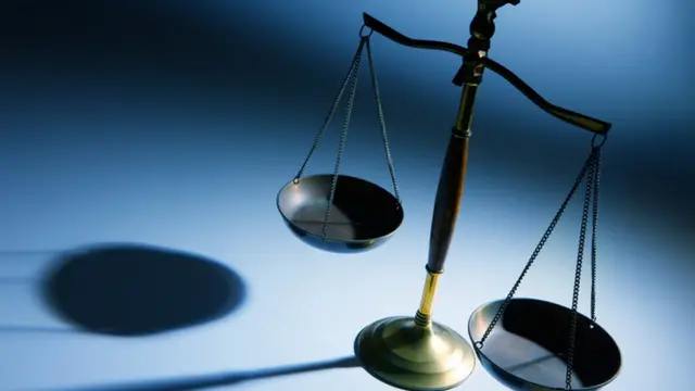 न्यायालय