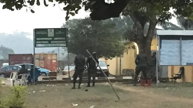 Awọn agbofinro nileesẹ Inec