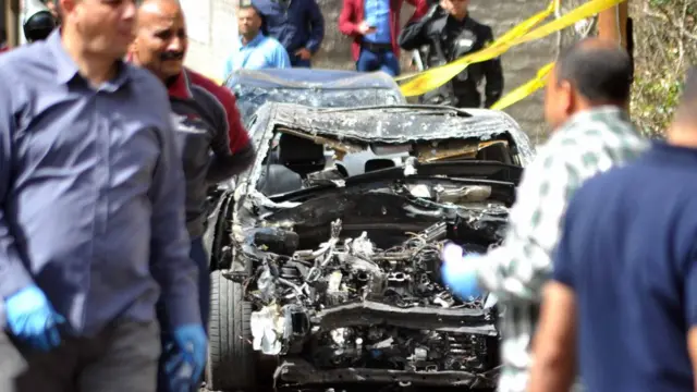 سيارات محطمة