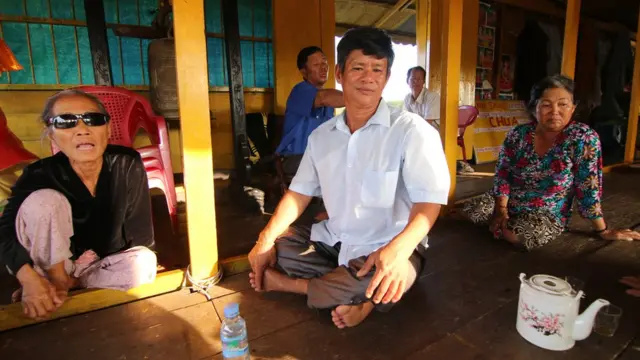 Người dân chỉ muốn có giấy tờ hợp pháp những họ cũng không muốn đóng thêm các khoản phí và đăng ký giấy tờ mới nếu không đem lại kết quả.